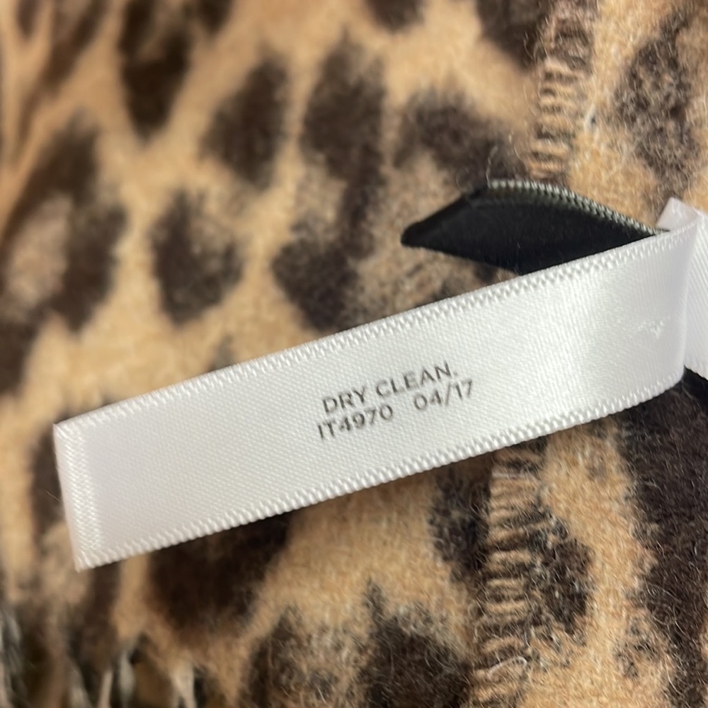 Talbots Wool Leopard Wrap - Picture 5 of 10